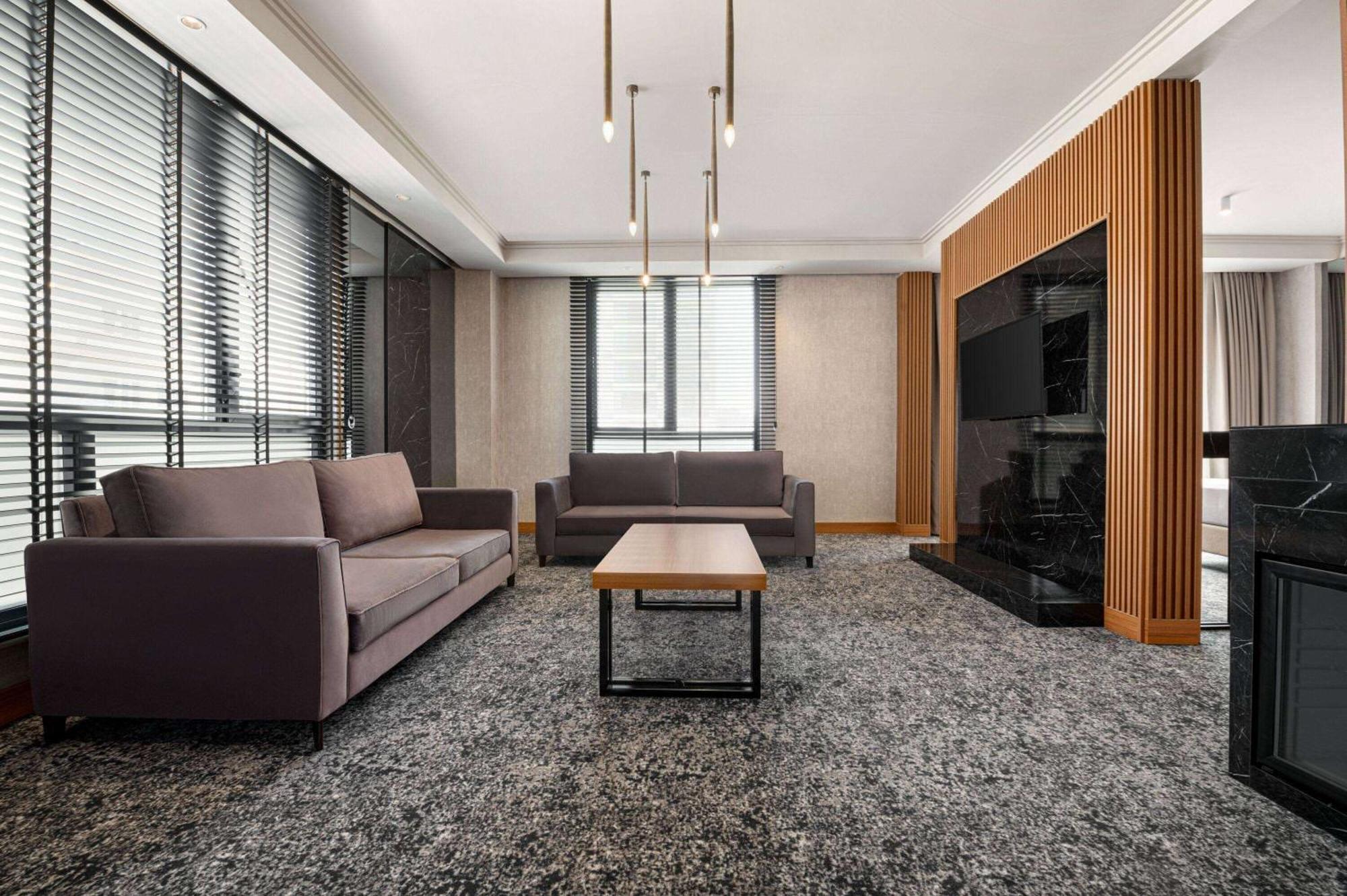 Ramada By Wyndham Gaziantep Hotel ภายนอก รูปภาพ