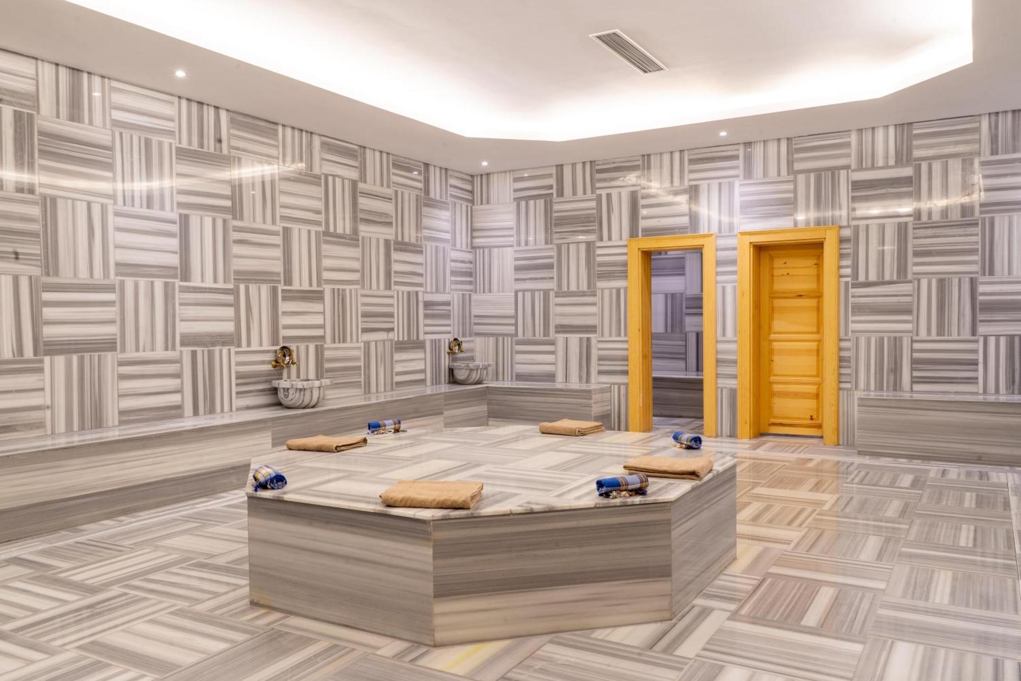 Ramada By Wyndham Gaziantep Hotel ภายนอก รูปภาพ