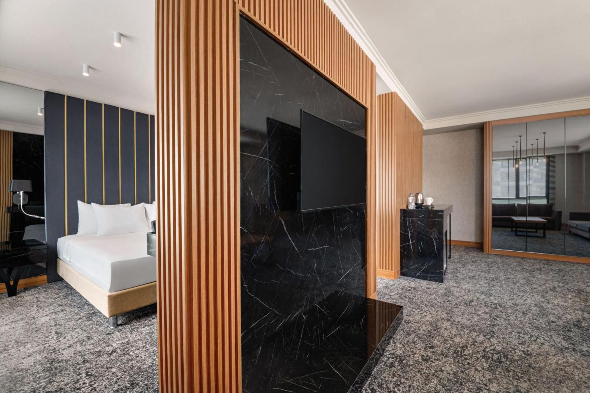 Ramada By Wyndham Gaziantep Hotel ภายนอก รูปภาพ