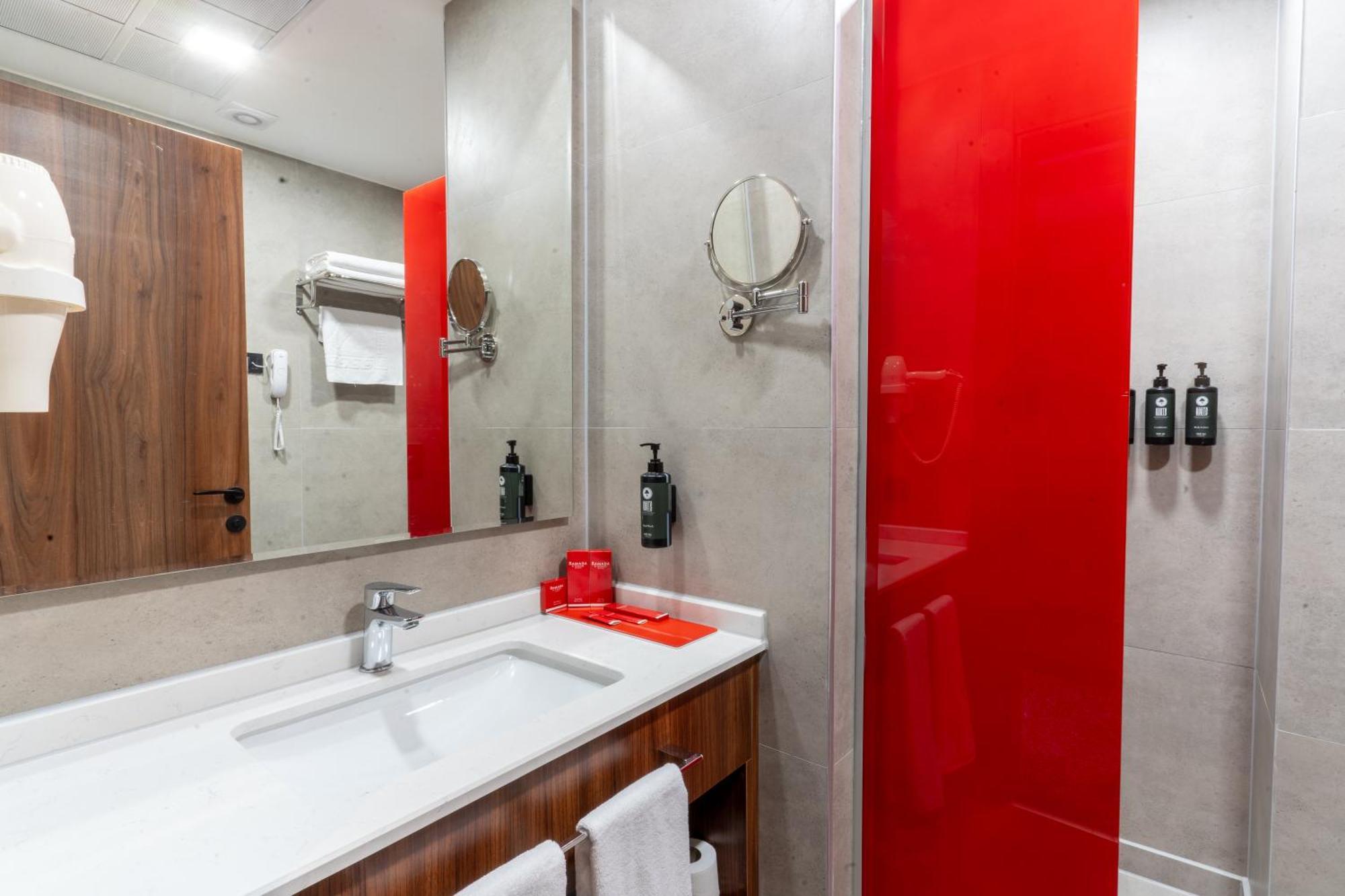 Ramada By Wyndham Gaziantep Hotel ภายนอก รูปภาพ